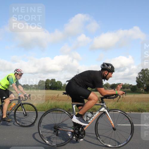 25.08.2024 - Elbe Triathlon Hamburg Fuchs,  Jonas http://msf.ph/oto/6833004 25.08.2024 09:47:54 Radfahren 113, 424, 356, 304, 350, 125, 182, 423 meine-sportfotos.de