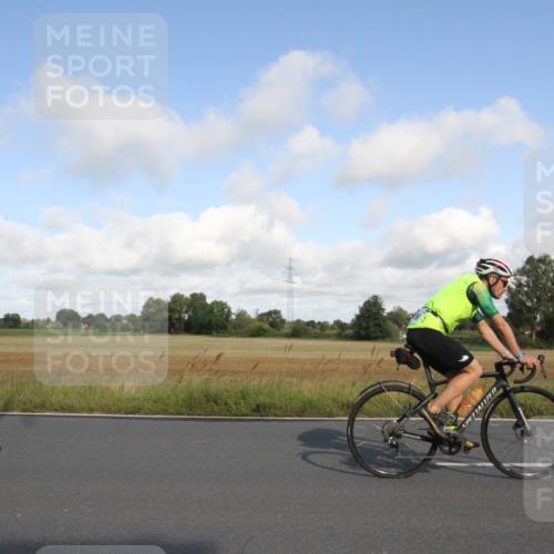 25.08.2024 - Elbe Triathlon Hamburg Fuchs,  Jonas http://msf.ph/oto/6833008 25.08.2024 09:47:54 Radfahren 113, 424, 356, 304, 350, 125, 182, 423 meine-sportfotos.de