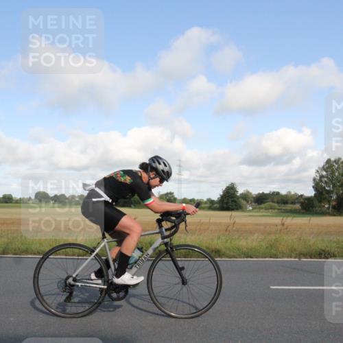25.08.2024 - Elbe Triathlon Hamburg Fuchs,  Jonas http://msf.ph/oto/6833019 25.08.2024 09:47:59 Radfahren 424, 356, 304, 350, 125, 182, 423 meine-sportfotos.de
