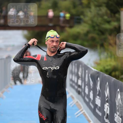 25.08.2024 - Elbe Triathlon Hamburg H.Heesch http://msf.ph/oto/6833028 25.08.2024 08:32:17 Schwimmen 34, 39, 42, 56, 75, 76, 77, 89 meine-sportfotos.de