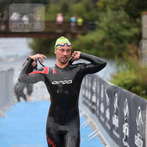 25.08.2024 - Elbe Triathlon Hamburg H.Heesch http://msf.ph/oto/6833034 25.08.2024 08:32:17 Schwimmen 34, 39, 42, 56, 75, 76, 77, 89 meine-sportfotos.de