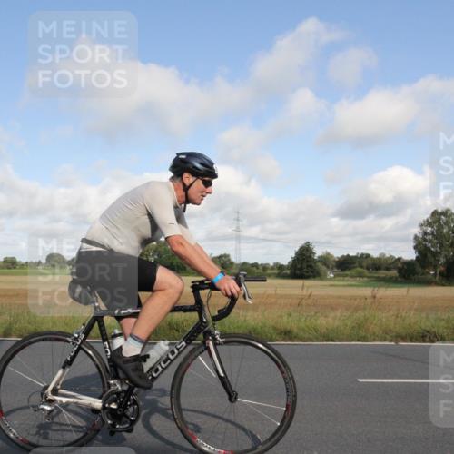 25.08.2024 - Elbe Triathlon Hamburg Fuchs,  Jonas http://msf.ph/oto/6833035 25.08.2024 09:48:13 Radfahren 440, 500, 204, 397, 156, 323, 499 meine-sportfotos.de