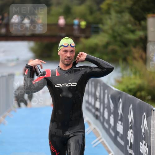 25.08.2024 - Elbe Triathlon Hamburg H.Heesch http://msf.ph/oto/6833036 25.08.2024 08:32:17 Schwimmen 34, 39, 42, 56, 75, 76, 77, 89 meine-sportfotos.de