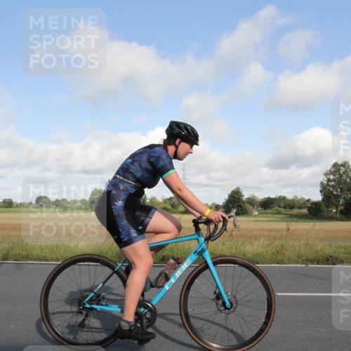 25.08.2024 - Elbe Triathlon Hamburg Fuchs,  Jonas http://msf.ph/oto/6833049 25.08.2024 09:48:21 Radfahren 323, 499, 491, 393, 203, 517 meine-sportfotos.de