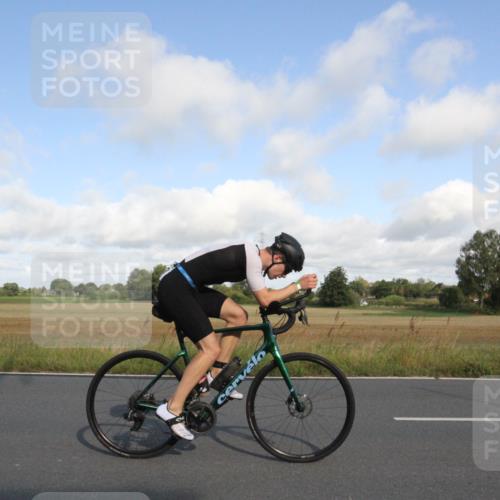 25.08.2024 - Elbe Triathlon Hamburg Fuchs,  Jonas http://msf.ph/oto/6833055 25.08.2024 09:48:24 Radfahren 323, 499, 491, 393, 203, 517, 366, 549 meine-sportfotos.de