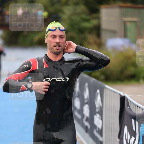 25.08.2024 - Elbe Triathlon Hamburg H.Heesch http://msf.ph/oto/6833061 25.08.2024 08:32:18 Schwimmen 39, 42, 56, 75, 76, 77, 89 meine-sportfotos.de