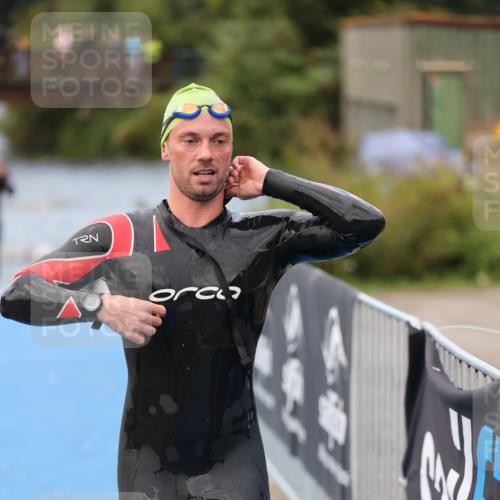 25.08.2024 - Elbe Triathlon Hamburg H.Heesch http://msf.ph/oto/6833068 25.08.2024 08:32:18 Schwimmen 39, 42, 56, 75, 76, 77, 89 meine-sportfotos.de