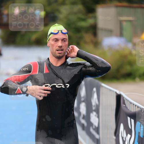 25.08.2024 - Elbe Triathlon Hamburg H.Heesch http://msf.ph/oto/6833071 25.08.2024 08:32:18 Schwimmen 39, 42, 56, 75, 76, 77, 89 meine-sportfotos.de