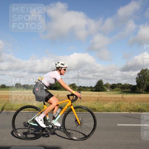 25.08.2024 - Elbe Triathlon Hamburg Fuchs,  Jonas http://msf.ph/oto/6833075 25.08.2024 09:48:40 Radfahren 352, 472, 127, 478, 311, 147 meine-sportfotos.de