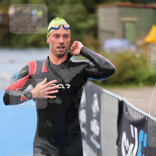25.08.2024 - Elbe Triathlon Hamburg H.Heesch http://msf.ph/oto/6833081 25.08.2024 08:32:18 Schwimmen 39, 42, 56, 75, 76, 77, 89 meine-sportfotos.de