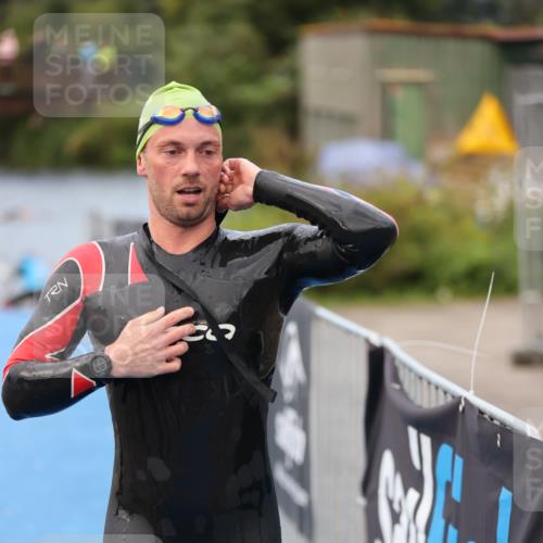 25.08.2024 - Elbe Triathlon Hamburg H.Heesch http://msf.ph/oto/6833089 25.08.2024 08:32:18 Schwimmen 39, 42, 56, 75, 76, 77, 89 meine-sportfotos.de