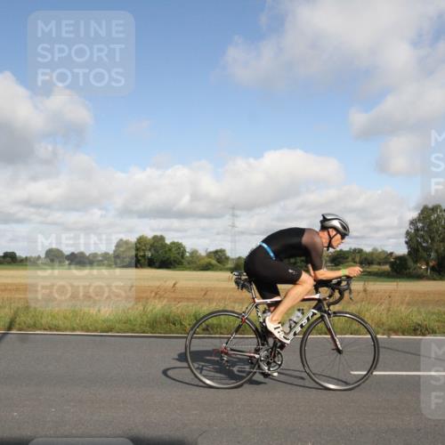25.08.2024 - Elbe Triathlon Hamburg Fuchs,  Jonas http://msf.ph/oto/6833120 25.08.2024 09:49:25 Radfahren 298, 501, 234, 258, 1851, 307 meine-sportfotos.de