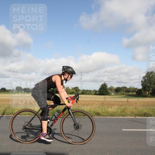 25.08.2024 - Elbe Triathlon Hamburg Fuchs,  Jonas http://msf.ph/oto/6833123 25.08.2024 09:49:25 Radfahren 298, 501, 234, 258, 1851, 307 meine-sportfotos.de