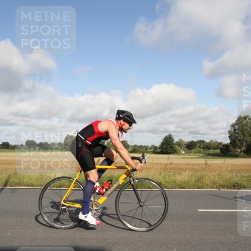 25.08.2024 - Elbe Triathlon Hamburg Fuchs,  Jonas http://msf.ph/oto/6833133 25.08.2024 09:49:28 Radfahren 298, 501, 234, 258, 1851, 307 meine-sportfotos.de