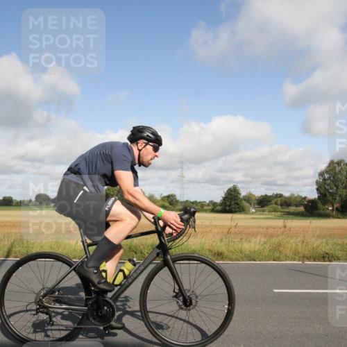 25.08.2024 - Elbe Triathlon Hamburg Fuchs,  Jonas http://msf.ph/oto/6833135 25.08.2024 09:49:30 Radfahren 298, 501, 234, 258, 1851, 307, 538 meine-sportfotos.de