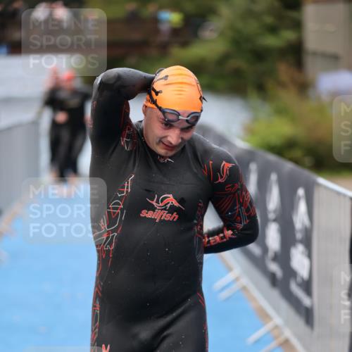 25.08.2024 - Elbe Triathlon Hamburg H.Heesch http://msf.ph/oto/6833136 25.08.2024 08:32:25 Schwimmen 39, 42, 56, 76, 77 meine-sportfotos.de