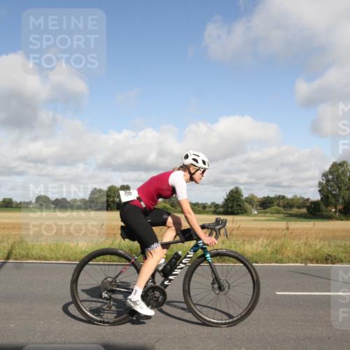 25.08.2024 - Elbe Triathlon Hamburg Fuchs,  Jonas http://msf.ph/oto/6833141 25.08.2024 09:49:34 Radfahren 234, 258, 1851, 307, 538 meine-sportfotos.de