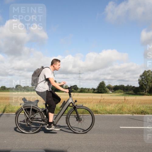 25.08.2024 - Elbe Triathlon Hamburg Fuchs,  Jonas http://msf.ph/oto/6833163 25.08.2024 09:49:47 Radfahren 445, 275, 509, 241, 263, 144, 357, 209 meine-sportfotos.de