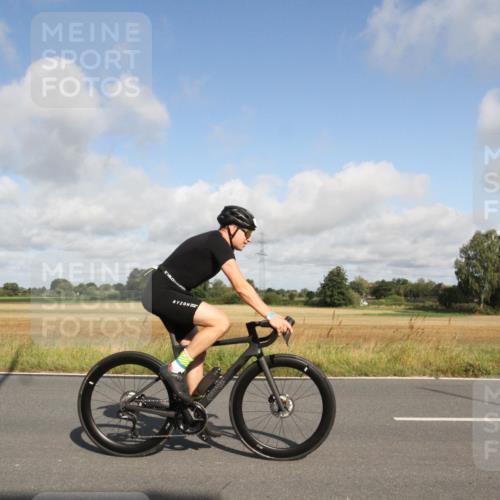 25.08.2024 - Elbe Triathlon Hamburg Fuchs,  Jonas http://msf.ph/oto/6833169 25.08.2024 09:49:52 Radfahren 144, 357, 209, 399, 433 meine-sportfotos.de