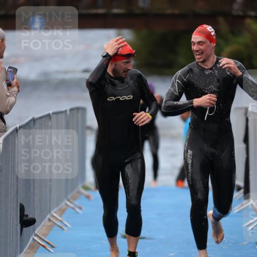 25.08.2024 - Elbe Triathlon Hamburg H.Heesch http://msf.ph/oto/6833181 25.08.2024 08:32:28 Schwimmen 39, 42, 56, 76, 77 meine-sportfotos.de
