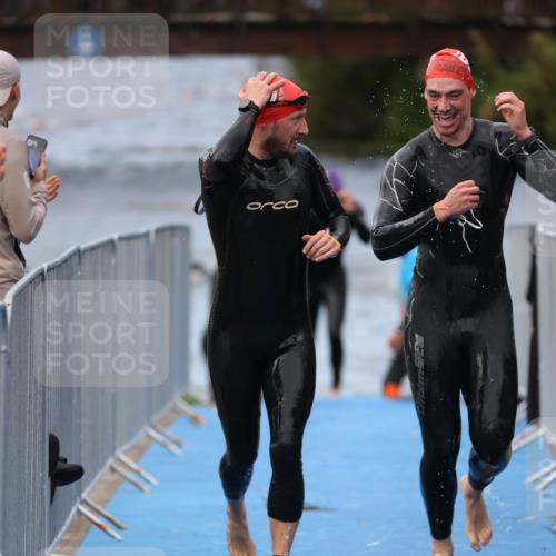 25.08.2024 - Elbe Triathlon Hamburg H.Heesch http://msf.ph/oto/6833190 25.08.2024 08:32:28 Schwimmen 39, 42, 56, 76, 77 meine-sportfotos.de
