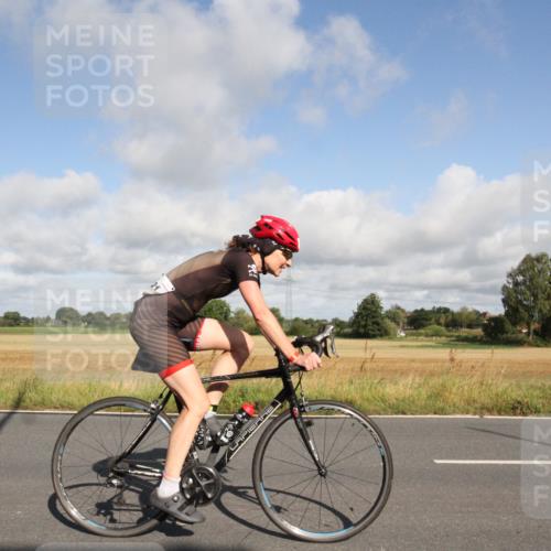 25.08.2024 - Elbe Triathlon Hamburg Fuchs,  Jonas http://msf.ph/oto/6833236 25.08.2024 09:50:48 Radfahren 325, 181, 542, 457 meine-sportfotos.de