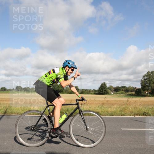 25.08.2024 - Elbe Triathlon Hamburg Fuchs,  Jonas http://msf.ph/oto/6833245 25.08.2024 09:50:55 Radfahren 181, 542, 457, 319 meine-sportfotos.de