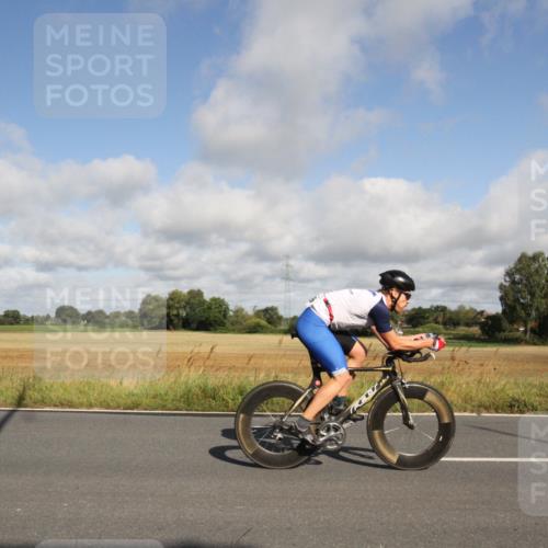 25.08.2024 - Elbe Triathlon Hamburg Fuchs,  Jonas http://msf.ph/oto/6833263 25.08.2024 09:51:21 Radfahren 266, 490, 265 meine-sportfotos.de