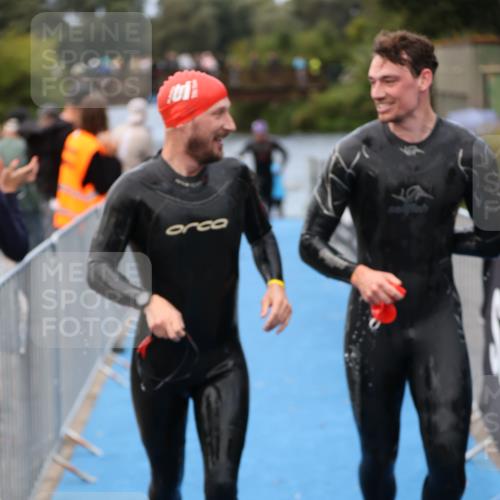25.08.2024 - Elbe Triathlon Hamburg H.Heesch http://msf.ph/oto/6833278 25.08.2024 08:32:32 Schwimmen 42, 56, 76, 77, 91 meine-sportfotos.de