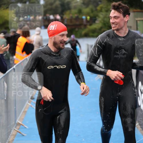 25.08.2024 - Elbe Triathlon Hamburg H.Heesch http://msf.ph/oto/6833284 25.08.2024 08:32:32 Schwimmen 42, 56, 76, 77, 91 meine-sportfotos.de
