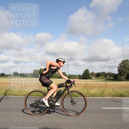 25.08.2024 - Elbe Triathlon Hamburg Fuchs,  Jonas http://msf.ph/oto/6833287 25.08.2024 09:51:53 Radfahren 208, 331, 529, 126 meine-sportfotos.de