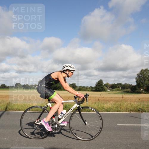 25.08.2024 - Elbe Triathlon Hamburg Fuchs,  Jonas http://msf.ph/oto/6833289 25.08.2024 09:51:56 Radfahren 208, 331, 529, 126 meine-sportfotos.de