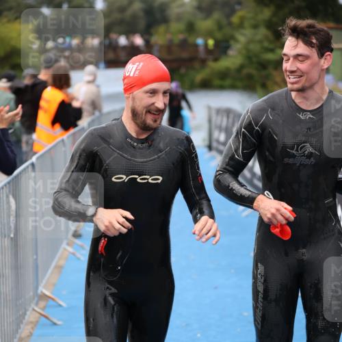 25.08.2024 - Elbe Triathlon Hamburg H.Heesch http://msf.ph/oto/6833299 25.08.2024 08:32:32 Schwimmen 42, 56, 76, 77, 91 meine-sportfotos.de