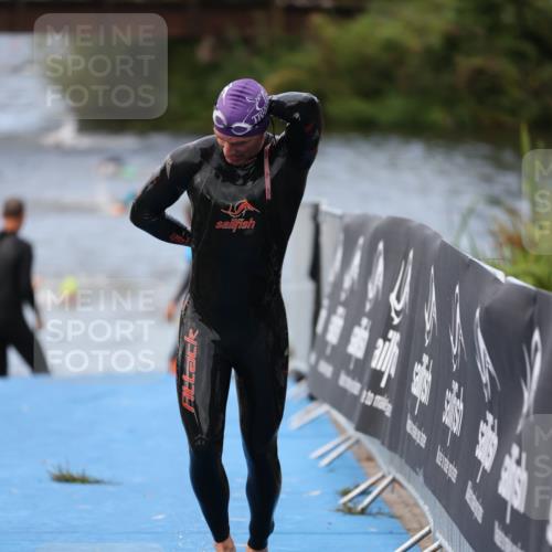 25.08.2024 - Elbe Triathlon Hamburg H.Heesch http://msf.ph/oto/6833307 25.08.2024 08:32:35 Schwimmen 42, 56, 76, 77, 91 meine-sportfotos.de