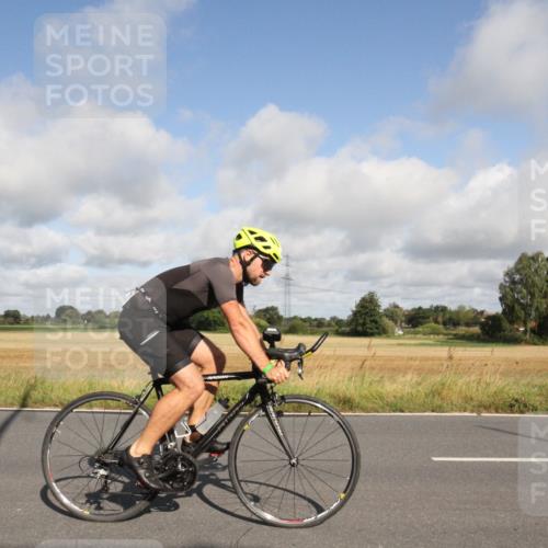 25.08.2024 - Elbe Triathlon Hamburg Fuchs,  Jonas http://msf.ph/oto/6833310 25.08.2024 09:52:32 Radfahren 389, 289, 426, 527, 309 meine-sportfotos.de