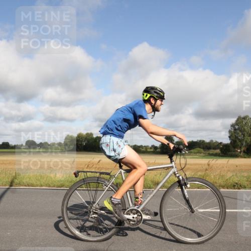 25.08.2024 - Elbe Triathlon Hamburg Fuchs,  Jonas http://msf.ph/oto/6833326 25.08.2024 09:52:45 Radfahren 255 meine-sportfotos.de