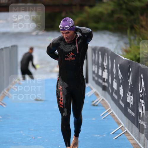 25.08.2024 - Elbe Triathlon Hamburg H.Heesch http://msf.ph/oto/6833327 25.08.2024 08:32:36 Schwimmen 42, 76, 77, 91 meine-sportfotos.de