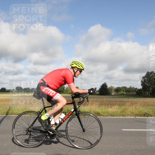 25.08.2024 - Elbe Triathlon Hamburg Fuchs,  Jonas http://msf.ph/oto/6833332 25.08.2024 09:52:54 Radfahren 246, 427, 347 meine-sportfotos.de