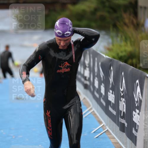 25.08.2024 - Elbe Triathlon Hamburg H.Heesch http://msf.ph/oto/6833342 25.08.2024 08:32:37 Schwimmen 42, 76, 77, 91 meine-sportfotos.de