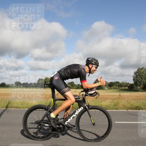 25.08.2024 - Elbe Triathlon Hamburg Fuchs,  Jonas http://msf.ph/oto/6833343 25.08.2024 09:53:03 Radfahren 347, 519, 310, 403, 342, 404 meine-sportfotos.de