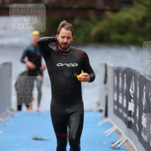 25.08.2024 - Elbe Triathlon Hamburg H.Heesch http://msf.ph/oto/6833376 25.08.2024 08:32:50 Schwimmen 42, 50, 91, 105 meine-sportfotos.de