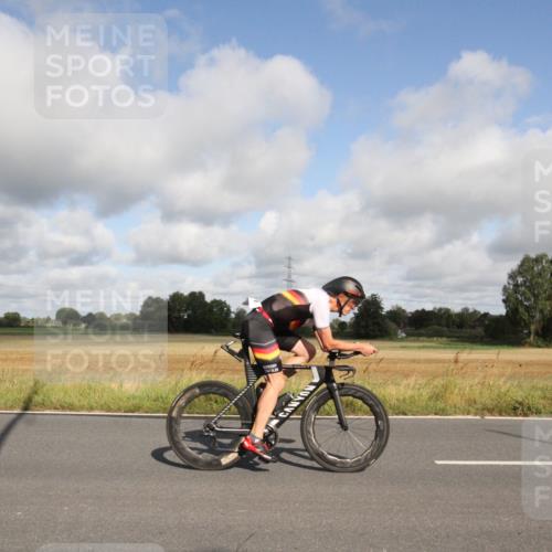 25.08.2024 - Elbe Triathlon Hamburg Fuchs,  Jonas http://msf.ph/oto/6833384 25.08.2024 09:53:26 Radfahren 419, 226, 365, 451 meine-sportfotos.de
