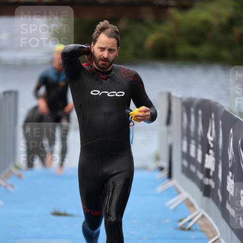 25.08.2024 - Elbe Triathlon Hamburg H.Heesch http://msf.ph/oto/6833385 25.08.2024 08:32:50 Schwimmen 42, 50, 91, 105 meine-sportfotos.de