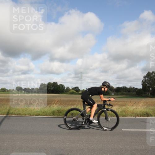 25.08.2024 - Elbe Triathlon Hamburg Fuchs,  Jonas http://msf.ph/oto/6833386 25.08.2024 09:53:36 Radfahren 506 meine-sportfotos.de