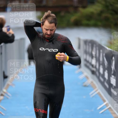 25.08.2024 - Elbe Triathlon Hamburg H.Heesch http://msf.ph/oto/6833404 25.08.2024 08:32:51 Schwimmen 42, 50, 91, 105 meine-sportfotos.de