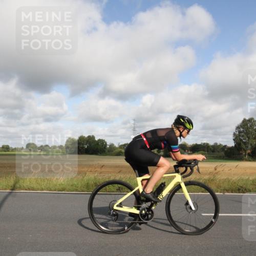 25.08.2024 - Elbe Triathlon Hamburg Fuchs,  Jonas http://msf.ph/oto/6833405 25.08.2024 09:53:58 Radfahren 430, 498, 496 meine-sportfotos.de