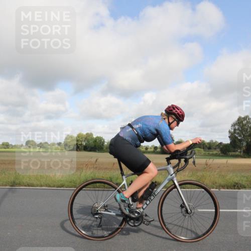 25.08.2024 - Elbe Triathlon Hamburg Fuchs,  Jonas http://msf.ph/oto/6833409 25.08.2024 09:54:04 Radfahren 498, 496, 405, 281, 296 meine-sportfotos.de