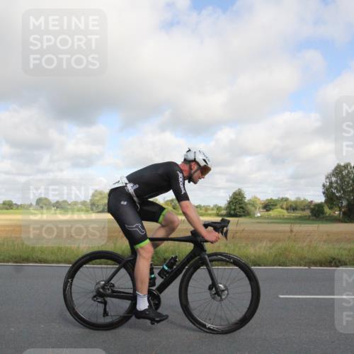 25.08.2024 - Elbe Triathlon Hamburg Fuchs,  Jonas http://msf.ph/oto/6833431 25.08.2024 09:54:17 Radfahren 375, 338, 278 meine-sportfotos.de