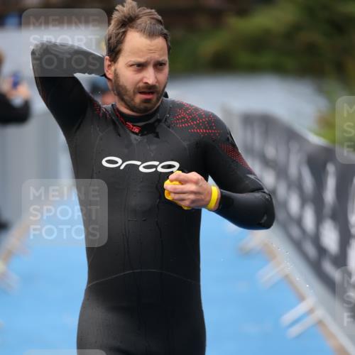 25.08.2024 - Elbe Triathlon Hamburg H.Heesch http://msf.ph/oto/6833432 25.08.2024 08:32:52 Schwimmen 42, 50, 91, 105 meine-sportfotos.de