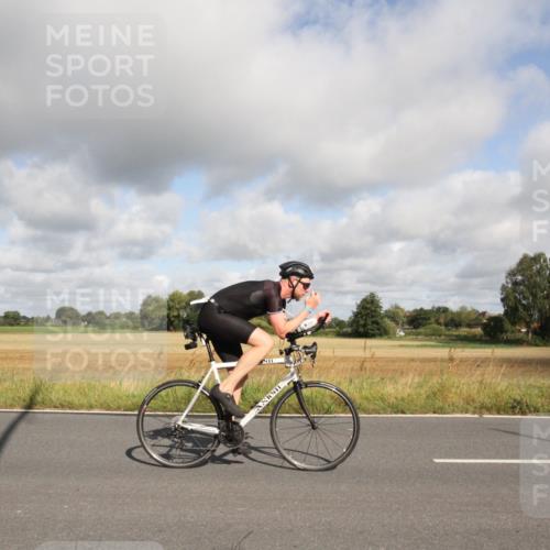 25.08.2024 - Elbe Triathlon Hamburg Fuchs,  Jonas http://msf.ph/oto/6833438 25.08.2024 09:54:25 Radfahren 368, 390, 119, 363, 518 meine-sportfotos.de